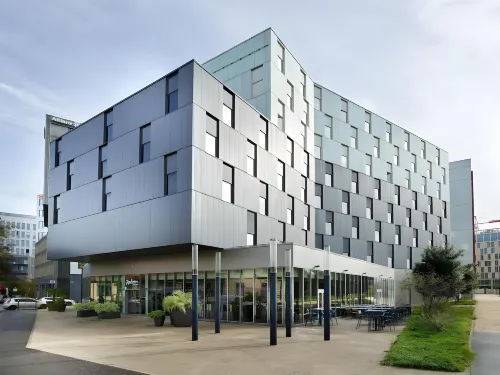 Radisson Hotel Bordeaux Saint Jean - parking