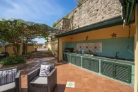 Casa di Trilly - With Hot Tub Lemon Garden - مسبح