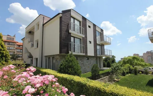 Seaside Garden Apartment with 2 Bedrooms for up to 5 Guests - Apartments
