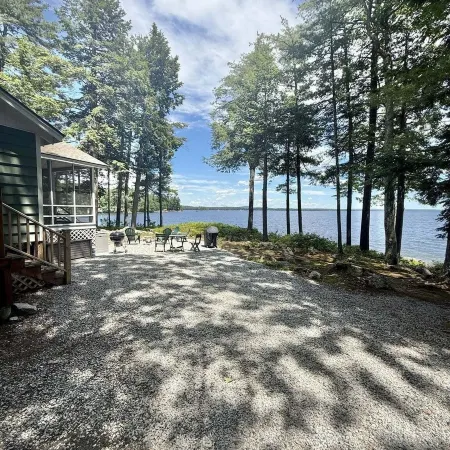 Placyd Pines Limit 8 4 Bedroom Cottage by RedAwning