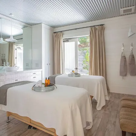 Farmhouse Inn