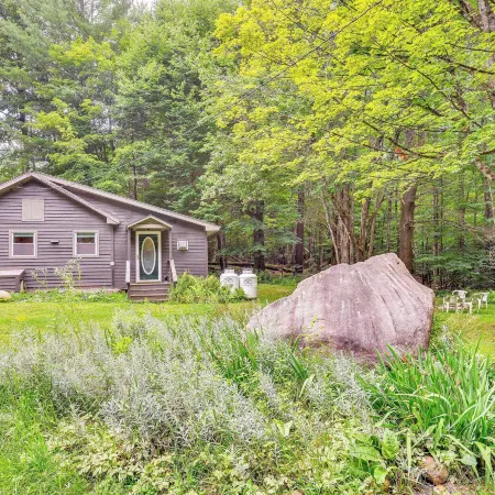 1 Mi to Brantingham Lake: New York Getaway!