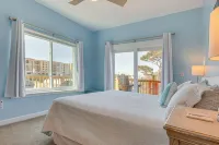 Water View Dauphin Island Condo w/ Boat Slips - balcony