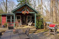 Designer 1880s Log Cabin - 2 Private King Suites - Walk to Mentone