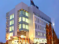 Daima Hotel Padang - 3-Star