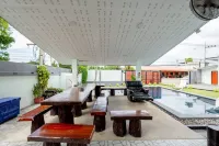 Luxurious 12-Bedroom Villa Retreat in Tambon Pong, Thailand - Wifi