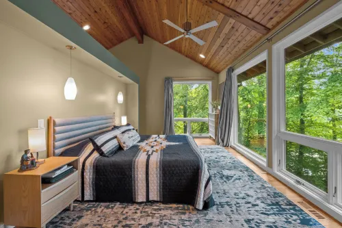 Lakefront Roxboro Home w/ Private Dock! - Homestays