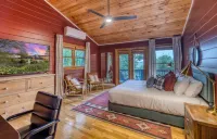 Blue Ridge Treehouse Escape Views Hot Tub - 4-Star