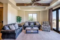 Golf Views on the Ridge by RedAwning - parking