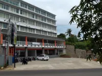 L Bajo Hotel - Pemandangan Pantai