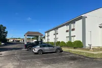 Quality Inn Plainfield I-395 - parking