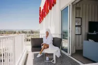 The Beverly Hilton - Romantic