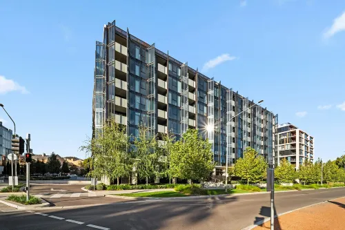 Bright Unit With Secure Parking and Garden Access - 3-Star