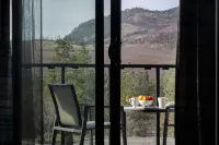 DoubleTree by Hilton West Kelowna - Mountain view
