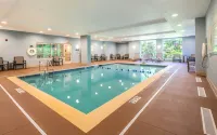 Hampton Inn Waterville - Pools