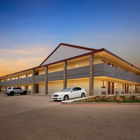 Red Roof Inn & Suites Irving - DFW Airport South