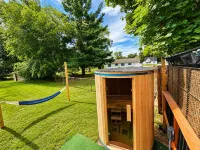 Vintage RV & Spa Experience for 3 - Homestays