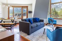 The Lookout  Stylish Escape with Mountain Views - 2-Star