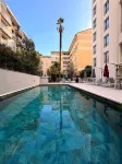 Le Cetai Cannes Beach Hotel - Swimmingpools