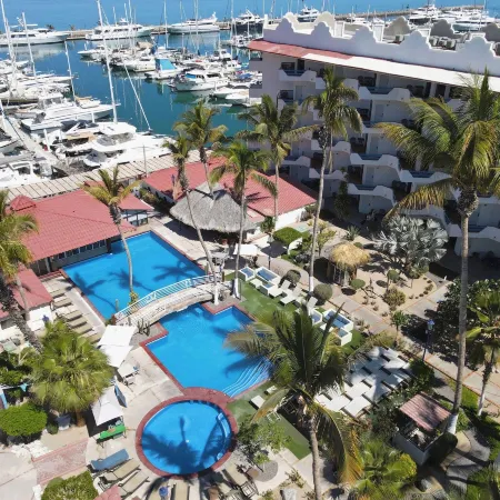 The Westmarine Waterfront Hotel