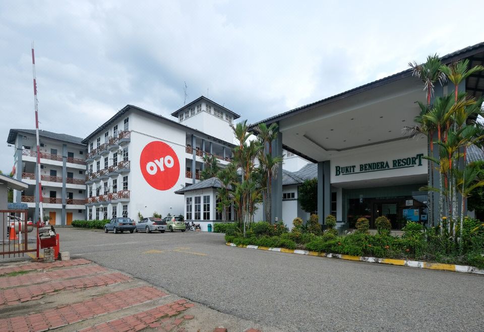 OYO 749 Bukit Bendera Resort - Housity