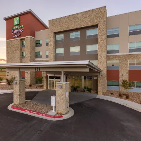 Holiday Inn Express & Suites SAN MARCOS SOUTH by IHG
