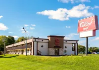 Red Roof Inn Anderson, IN - parking