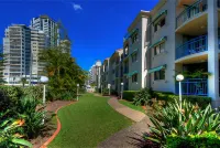 Aruba Beach Resort Hotel di Broadbeach Waters