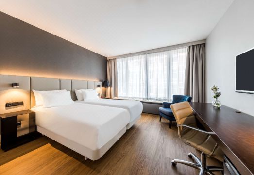 5. NH 암스테르담..