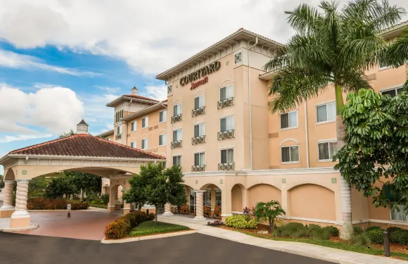 邁爾斯堡75號州際公路及灣岸中心萬怡酒店