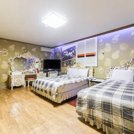 Busan Janglim Blue Moon Hotel Отели рядом с достопримечательностью «Пляж Дадэпо»