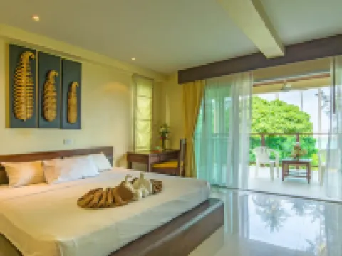 ลันตา ปุระ บีช รีสอร์ท โรงแรมในเกาะลันตา