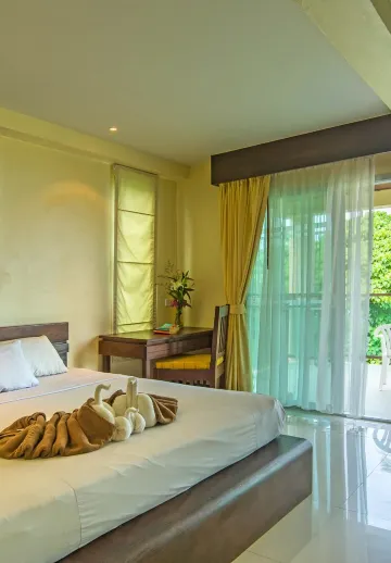 ห้องพักริมชายหาดพร้อมอ่างอาบน้ำ(เตียงคิงไซส์)