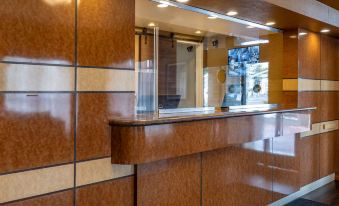 Best Western Plus South Bay Hotel