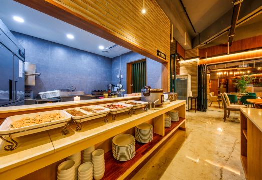 3. 컨벤션비지니스호..