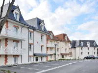 Villas du Spa Hotels near La Flora