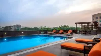 Hyatt Place Gurgaon Udyog Vihar - Rooftop Pools