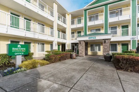 HomeTowne Studios Seattle - Kent/ des Moines Отели рядом с достопримечательностью «Holy Spirit Catholic Church»