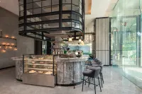 Holiday Inn & Suites SIRACHA LAEMCHABANG by IHG - bar