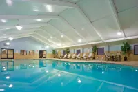 Holiday Inn SOUTH PLAINFIELD-PISCATAWAY by IHG - Pools