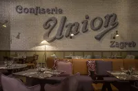 Canopy by Hilton Zagreb - breakfast
