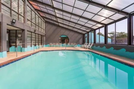 Howard Johnson by Wyndham Williamsburg Отели в г. Lightfoot