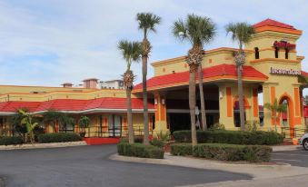 Clarion Inn & Suites Kissimmee-Lake Buena Vista South