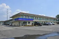 Motel 6 Pittsburgh, PA - Crafton