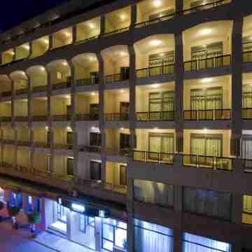 Alexandra Hotel Hotel Exterior
