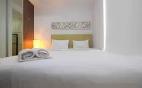 Modern Style Studio Apartment at Azalea Suites with City View by Travelio فنادق في South Cikarang