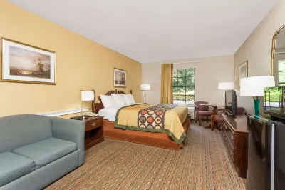 Super 8 by Wyndham Cornelia Hotels near Loudermilk Boarding House & Everything Elvis Museum