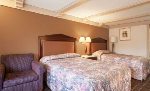 Knights Inn Greensburg