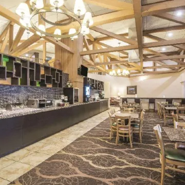 Mountain Valley Inn & Suites