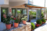 Aleksander ApartHotel - Homestay